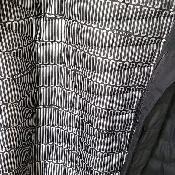 Columbia Black Puffer Jacket - Picture 3 of 13